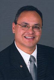 Meet your Fairfield dentist Dr. Ricardo Cuevas